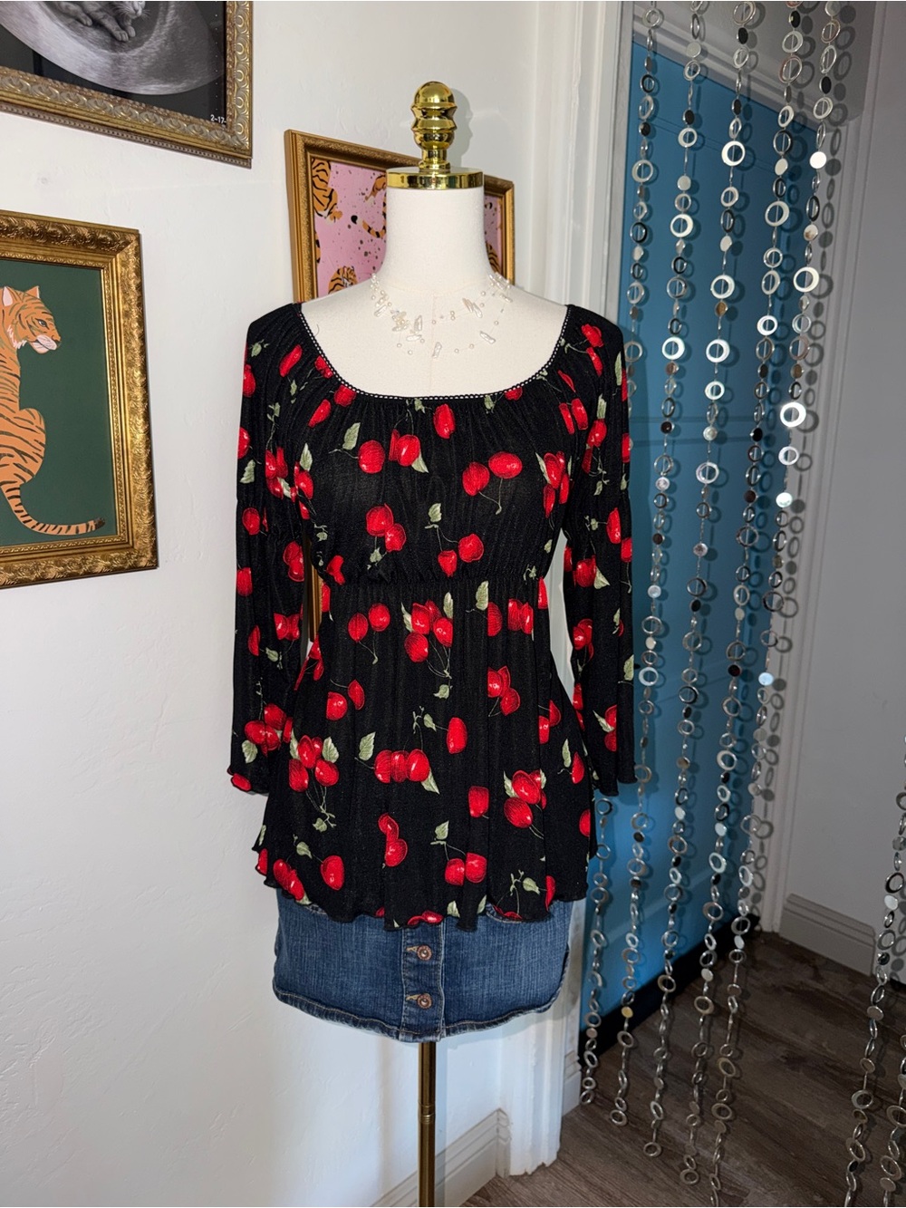 Vintage Y2K Black Cherry Print Women's Scoop Neck Top